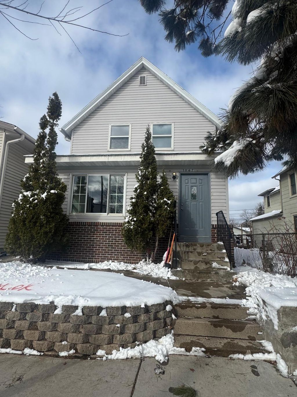 Photo of 1067 Hatch Avenue, Saint Paul, MN 55103 (MLS # 7024162)