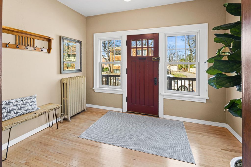 Photo of 24 Wheeler Street S, Saint Paul, MN 55105 (MLS # 7016145)