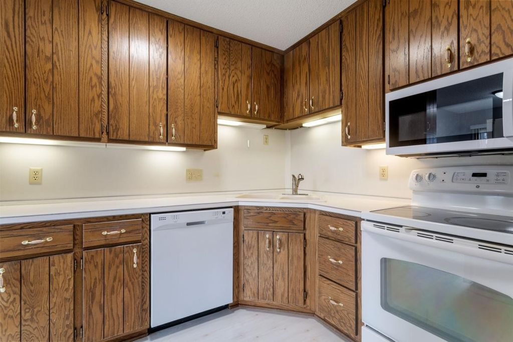 Photo of 5327 84th Court N, Brooklyn Park, MN 55443 (MLS # 7043155)