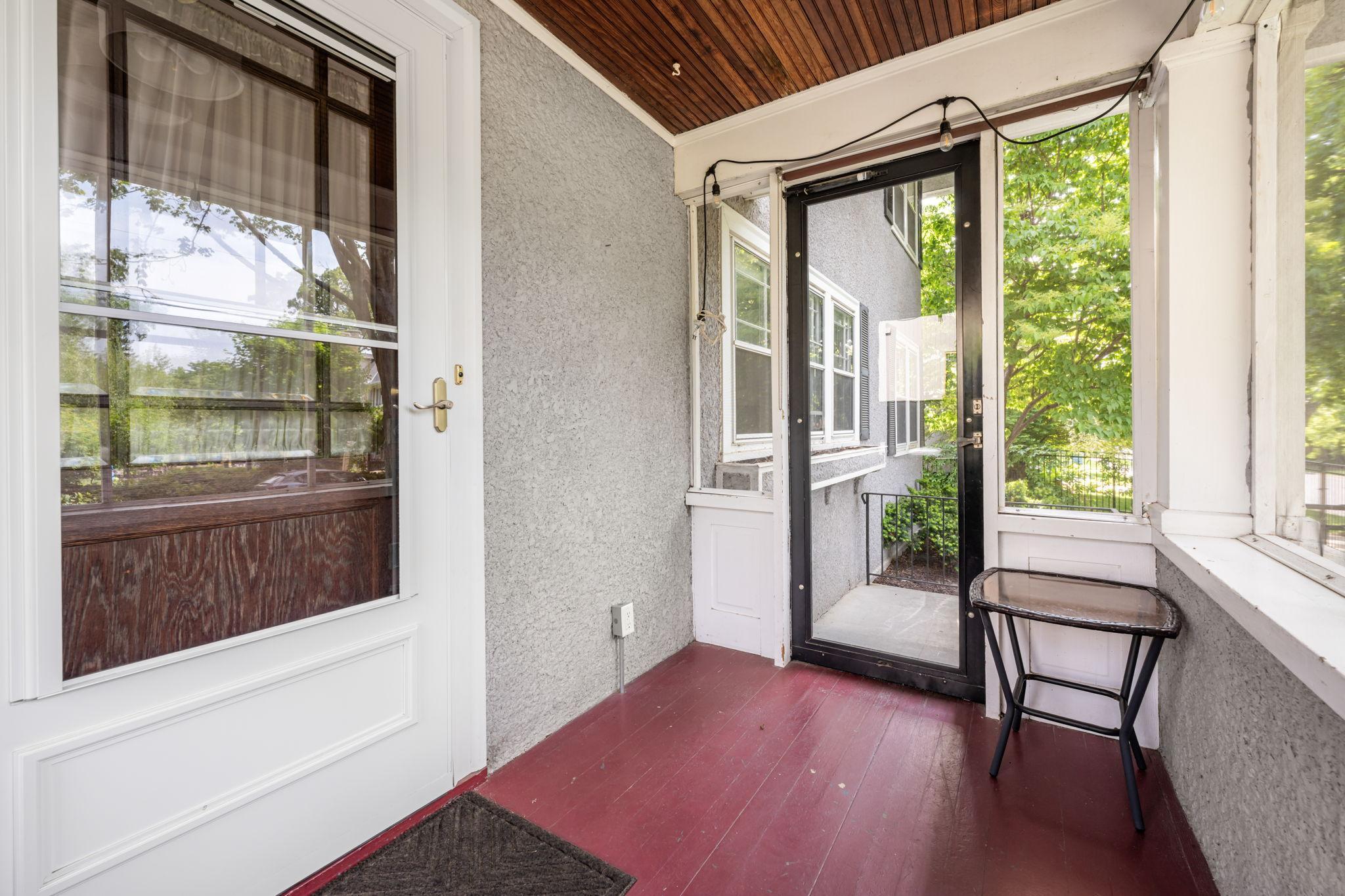 1115 W 48th Street