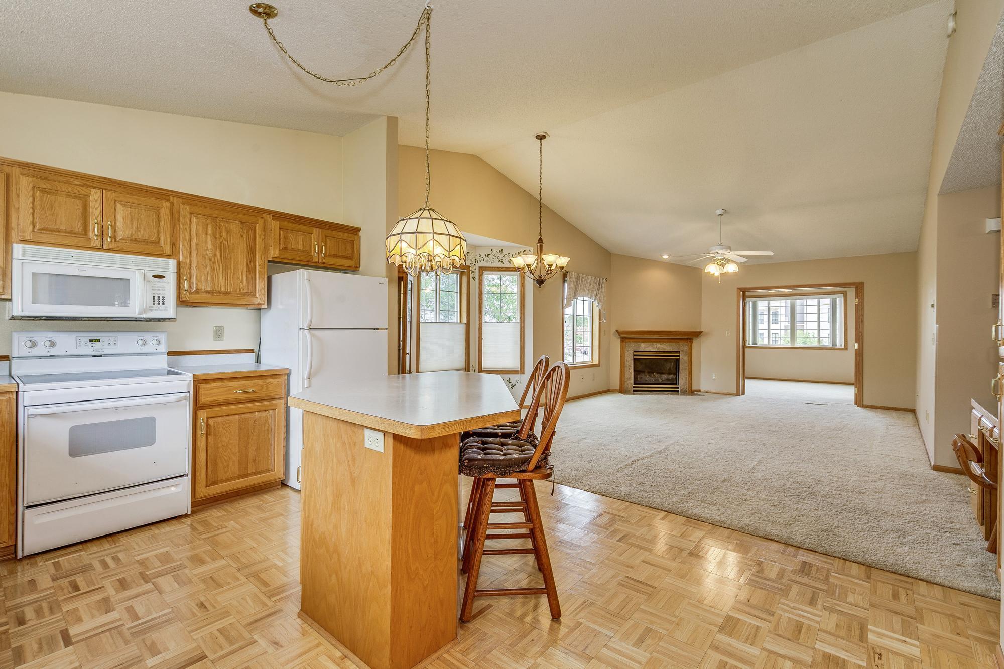 864 Woodland Court