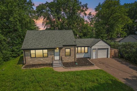 667 County Road C W Roseville MN 55113