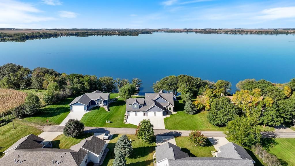 Photo of 112 S Sunrise Street, Hendricks, MN 56136 (MLS # 7001443)