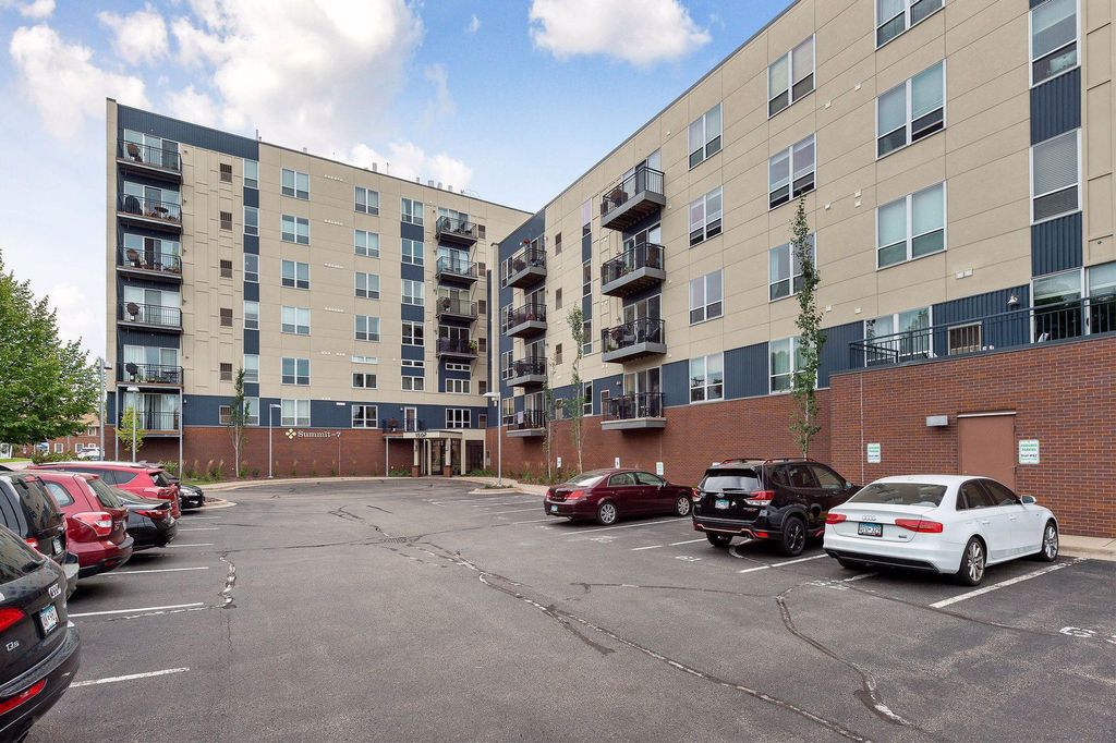 Photo of 1502 5th Street N #303, Hopkins, MN 55305 (MLS # 7077797)