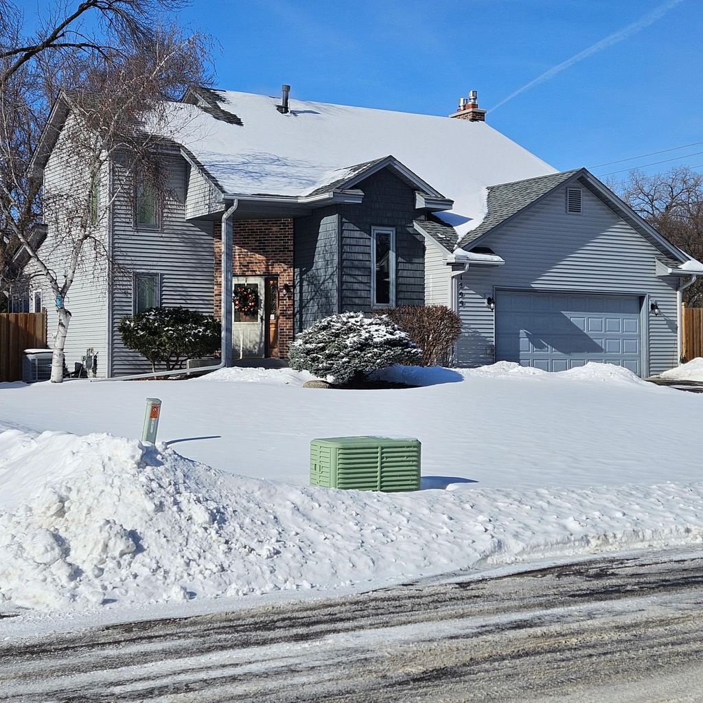 Photo of 1299 Yukon Court N, Golden Valley, MN 55427 (MLS # 7016493)