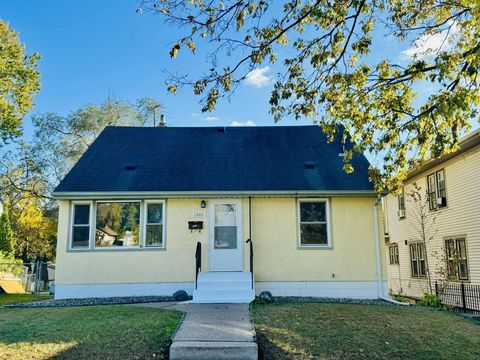Photo of 1086 Margaret Street, Saint Paul, MN 55106 (MLS # 6809319)
