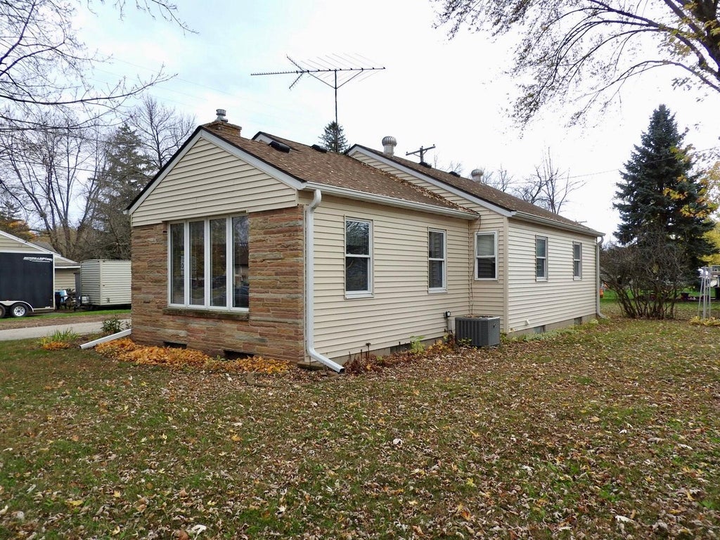 Photo of 207 1st Avenue N, Lester Prairie, MN 55354 (MLS # 7166241)