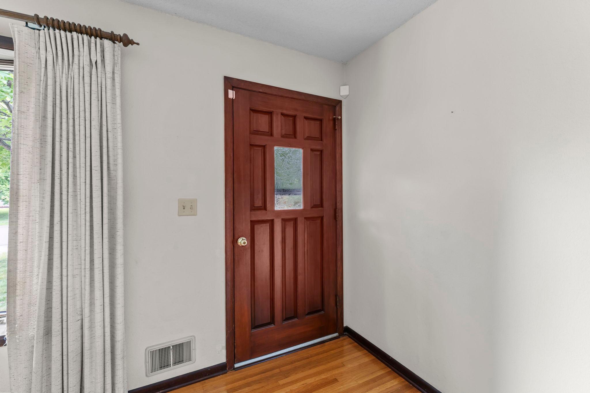 1739 Rose Place