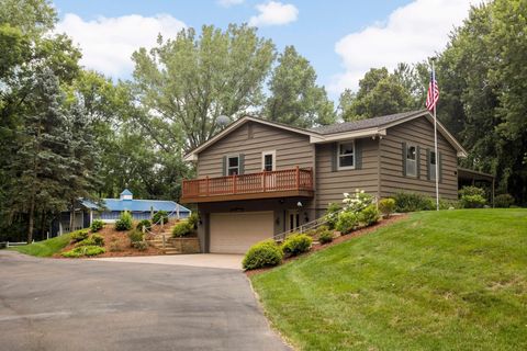 6025 Howkins Road Woodbury MN 55129