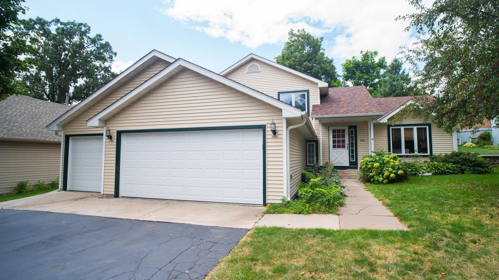 Photo of 2205 Jennifer Court, North Saint Paul, MN 55109 (MLS # 7128873)