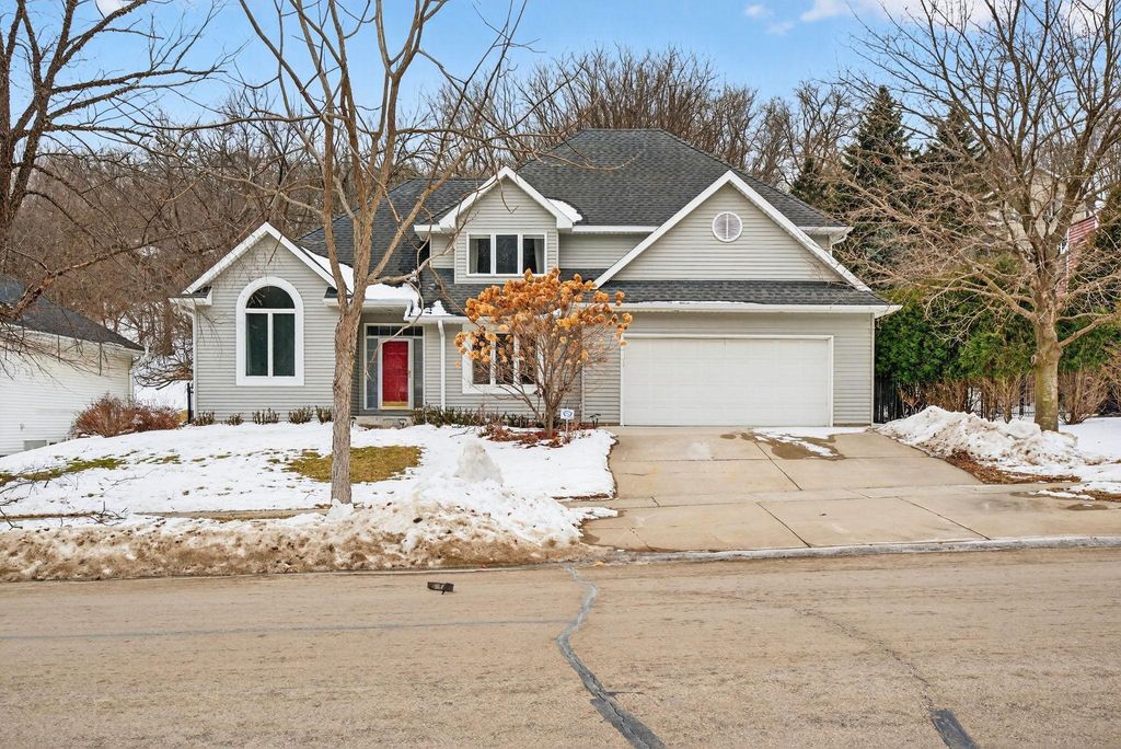 Photo of 1972 Fox Valley Drive SW, Rochester, MN 55902 (MLS # 7022823)