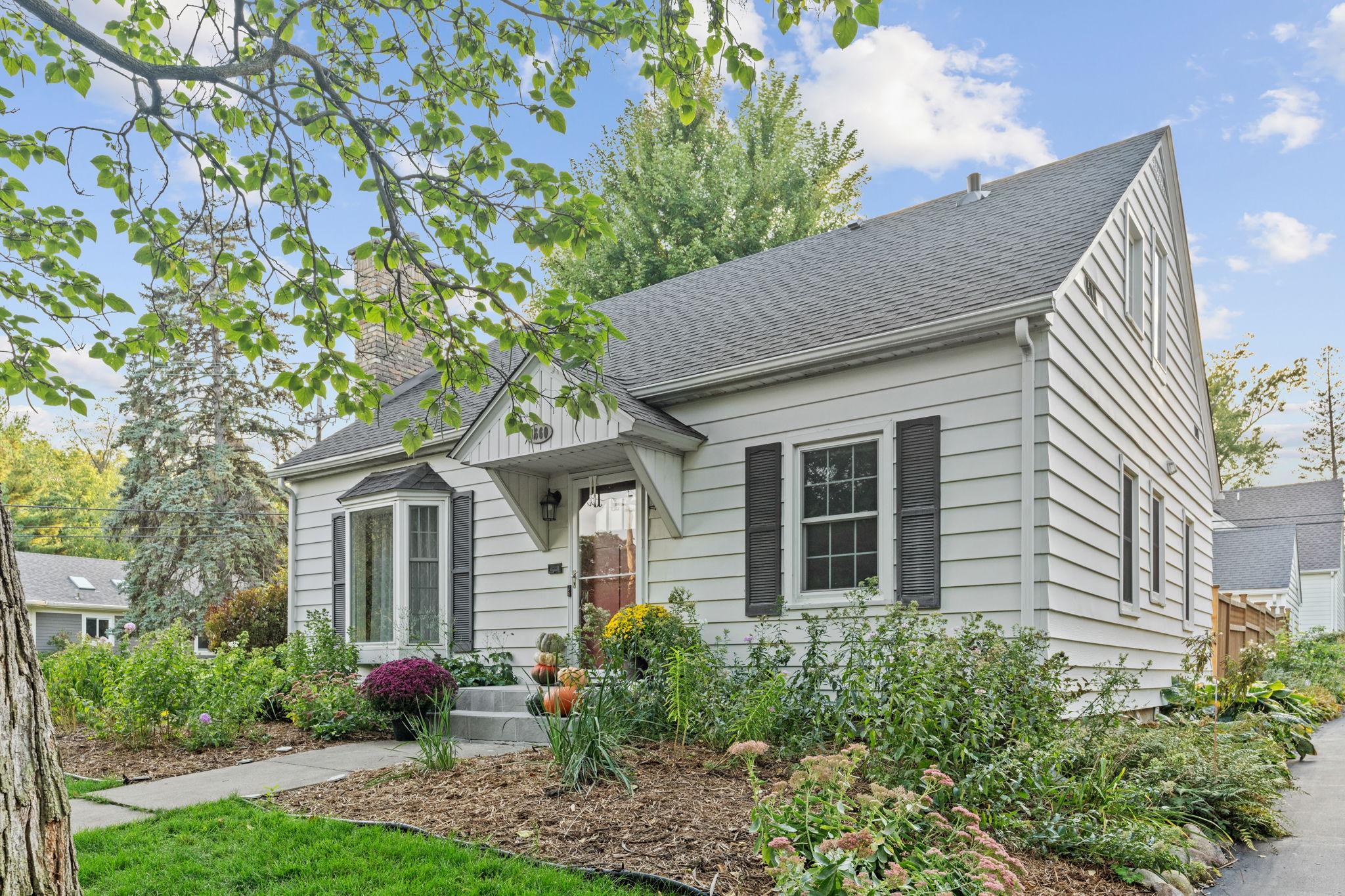 3660 Glenhurst Avenue