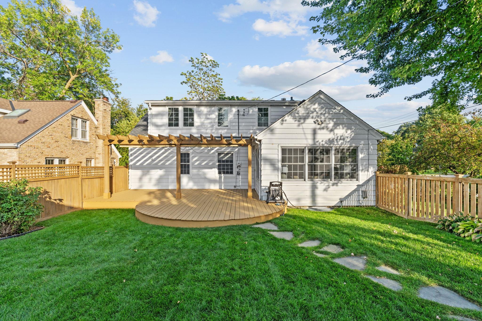 3660 Glenhurst Avenue