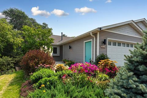 Photo of 1011 Poplar Street, Northfield, MN 55057 (MLS # 6800797)