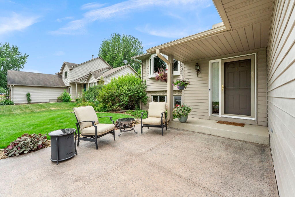 Photo of 14807 Colorado Avenue, Rosemount, MN 55068 (MLS # 7114985)