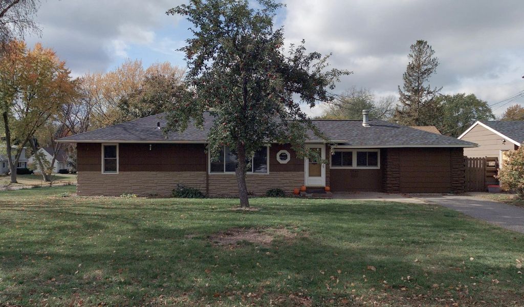 Photo of 1961 Adolphus Street, Maplewood, MN 55117 (MLS # 7048922)