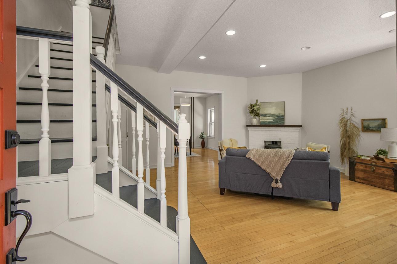 1031 Saint Clair Avenue