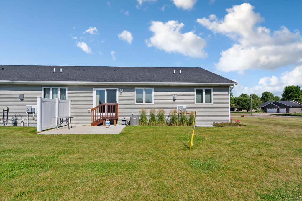Photo of 611 Mari Dean Boulevard #6, Lake Crystal, MN 56055 (MLS # 7126244)