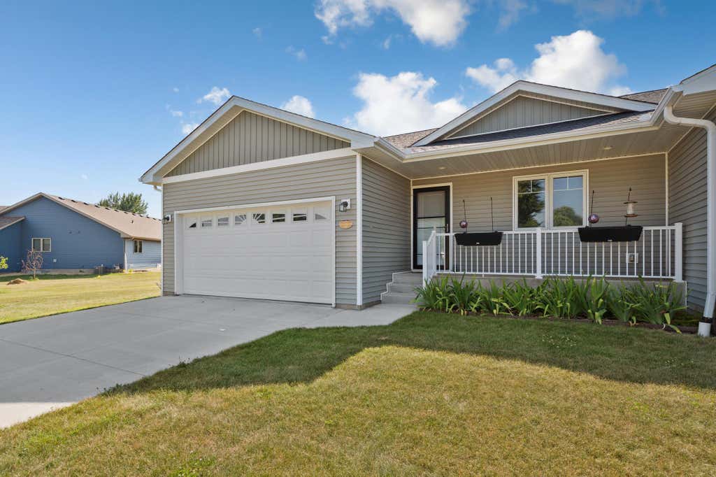 Photo of 611 Mari Dean Boulevard #6, Lake Crystal, MN 56055 (MLS # 7126244)