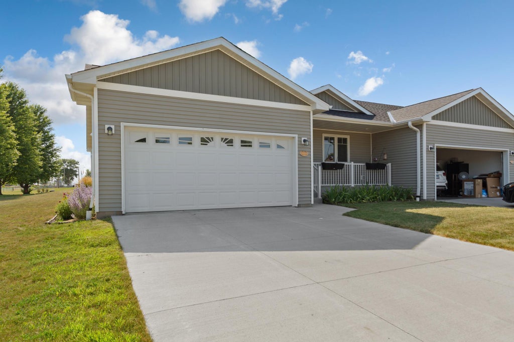 Photo of 611 Mari Dean Boulevard #6, Lake Crystal, MN 56055 (MLS # 7126244)