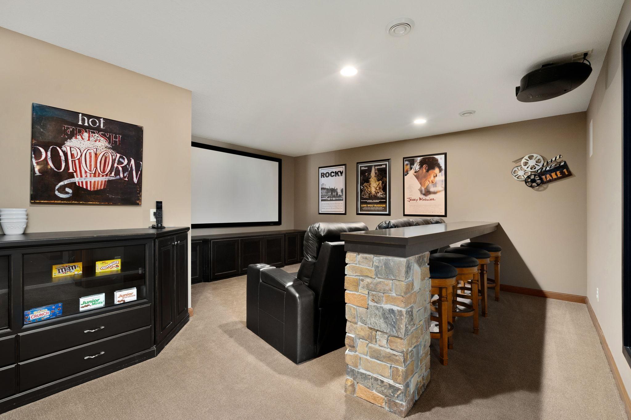 Owatonna, Minnesota 55060, United States, 4 Bedrooms Bedrooms, ,5 BathroomsBathrooms,Residential,Active,30674