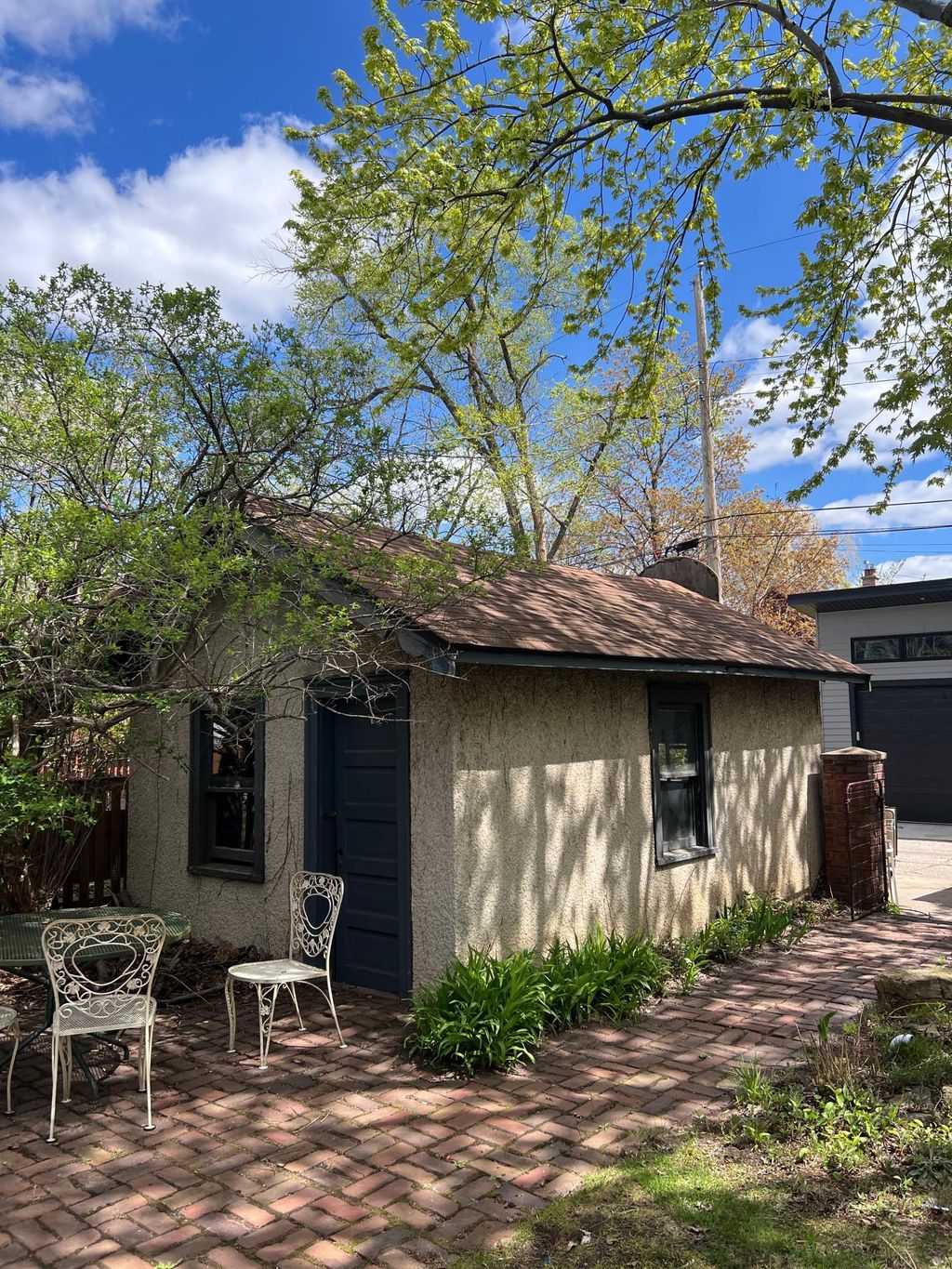 Photo of 215 Penn Avenue S, Minneapolis, MN 55405 (MLS # 7066253)