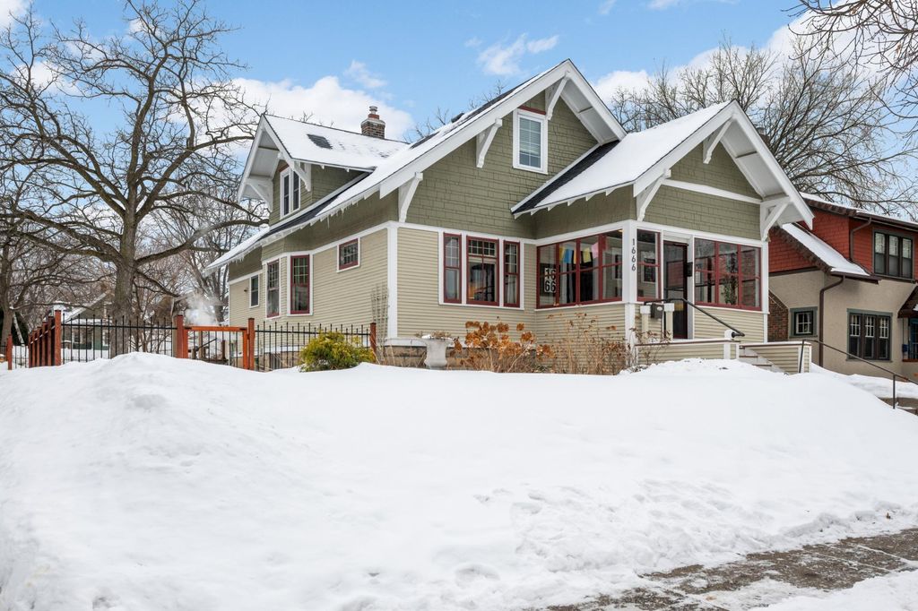 Photo of 1666 Hubbard Avenue, Saint Paul, MN 55104 (MLS # 7002031)