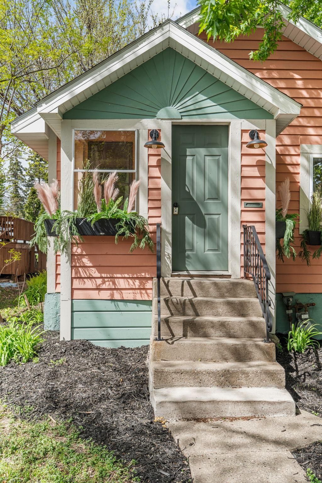 Photo of 1009 Watson Avenue, Saint Paul, MN 55102 (MLS # 7068948)