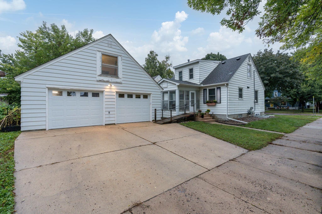Photo of 1204 N 4th Street, Mankato, MN 56001 (MLS # 7147531)