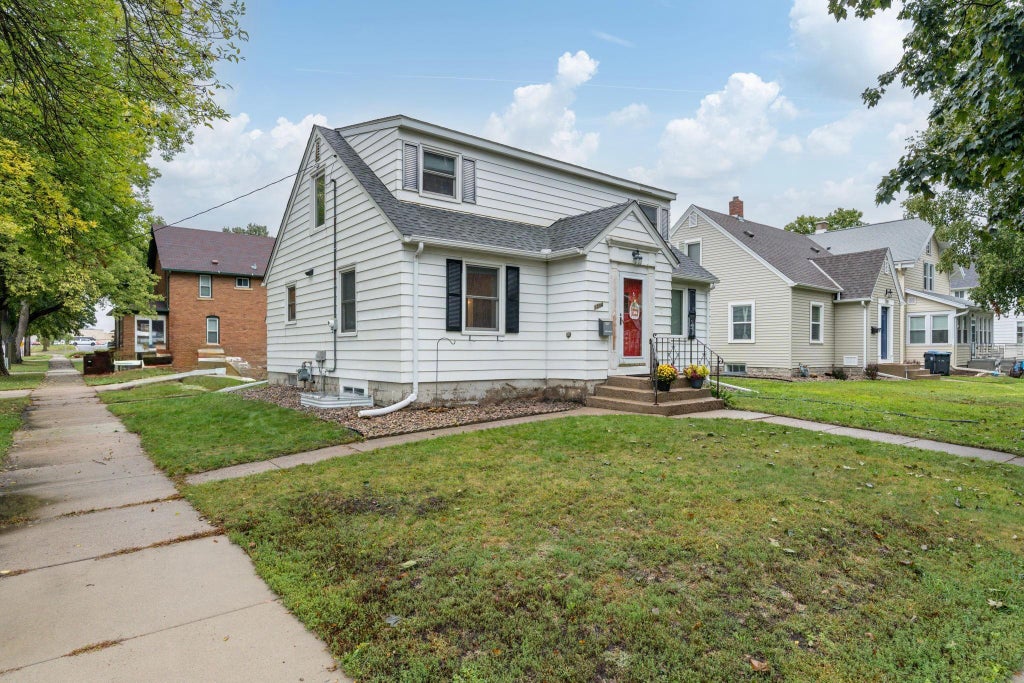 Photo of 1204 N 4th Street, Mankato, MN 56001 (MLS # 7147531)