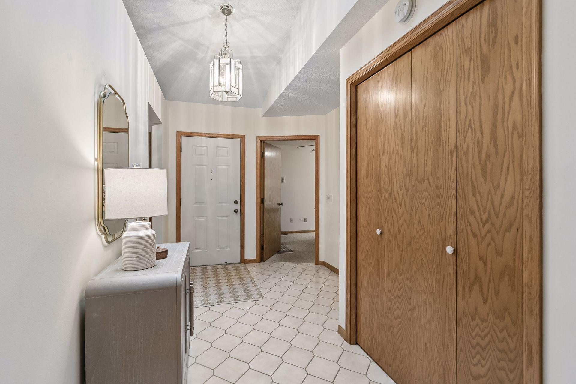 695 Emerald Ridge