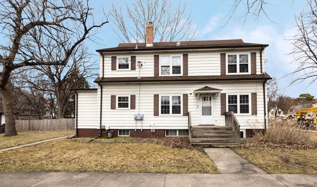 Photo of 623 S 6th Street S, Moorhead, MN 56560 (MLS # 7055381)