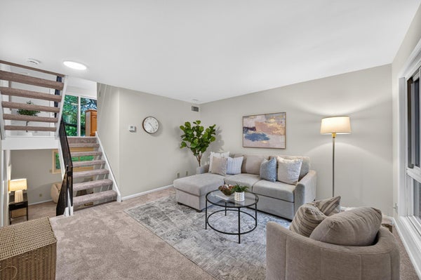 5576 BROOKDALE DR N, MINNEAPOLIS, MN 55443 - Image 4bca66e4e40871f4204e6fd683097838/3966658973