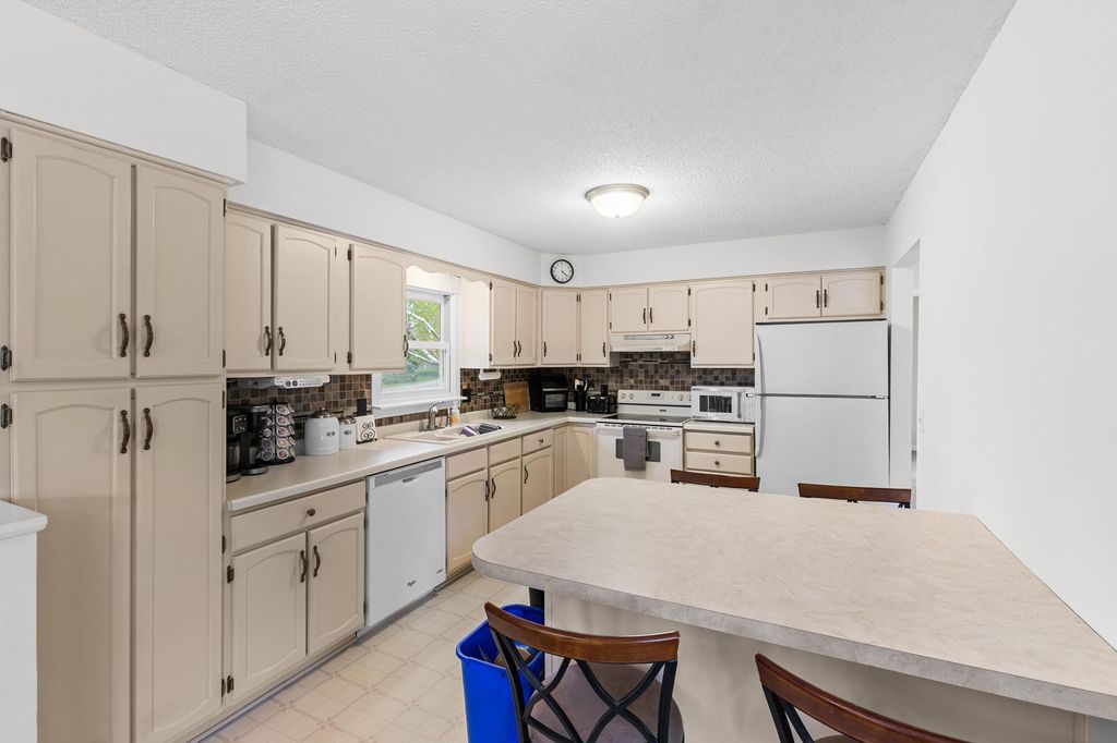 Photo of 440 Queenan Avenue S, Lakeland, MN 55043 (MLS # 7050232)