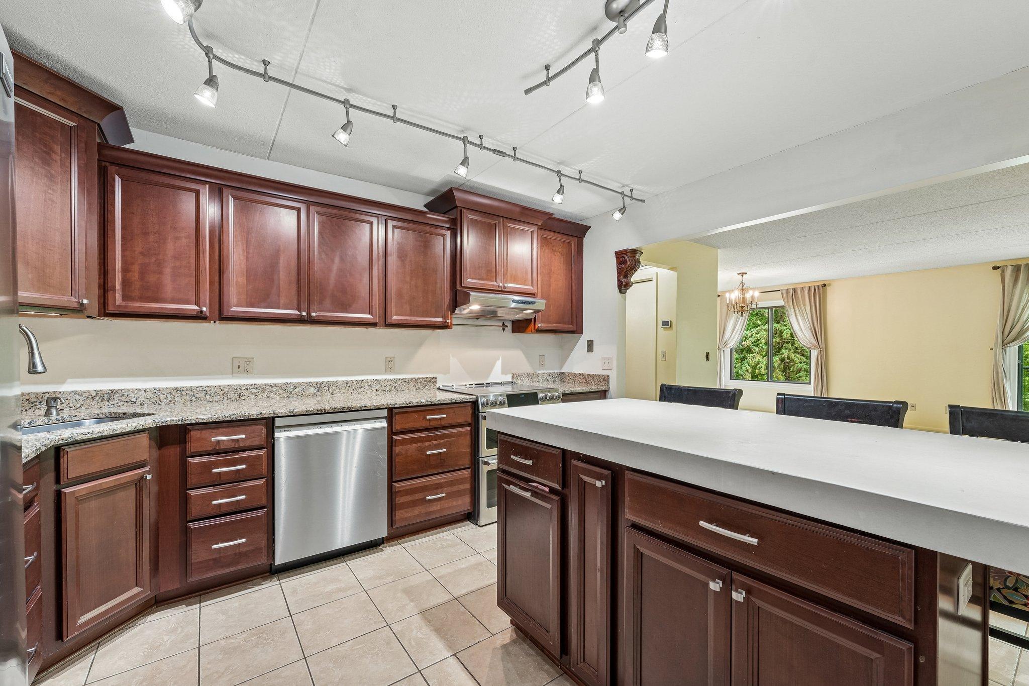 2445 Londin Lane E 202