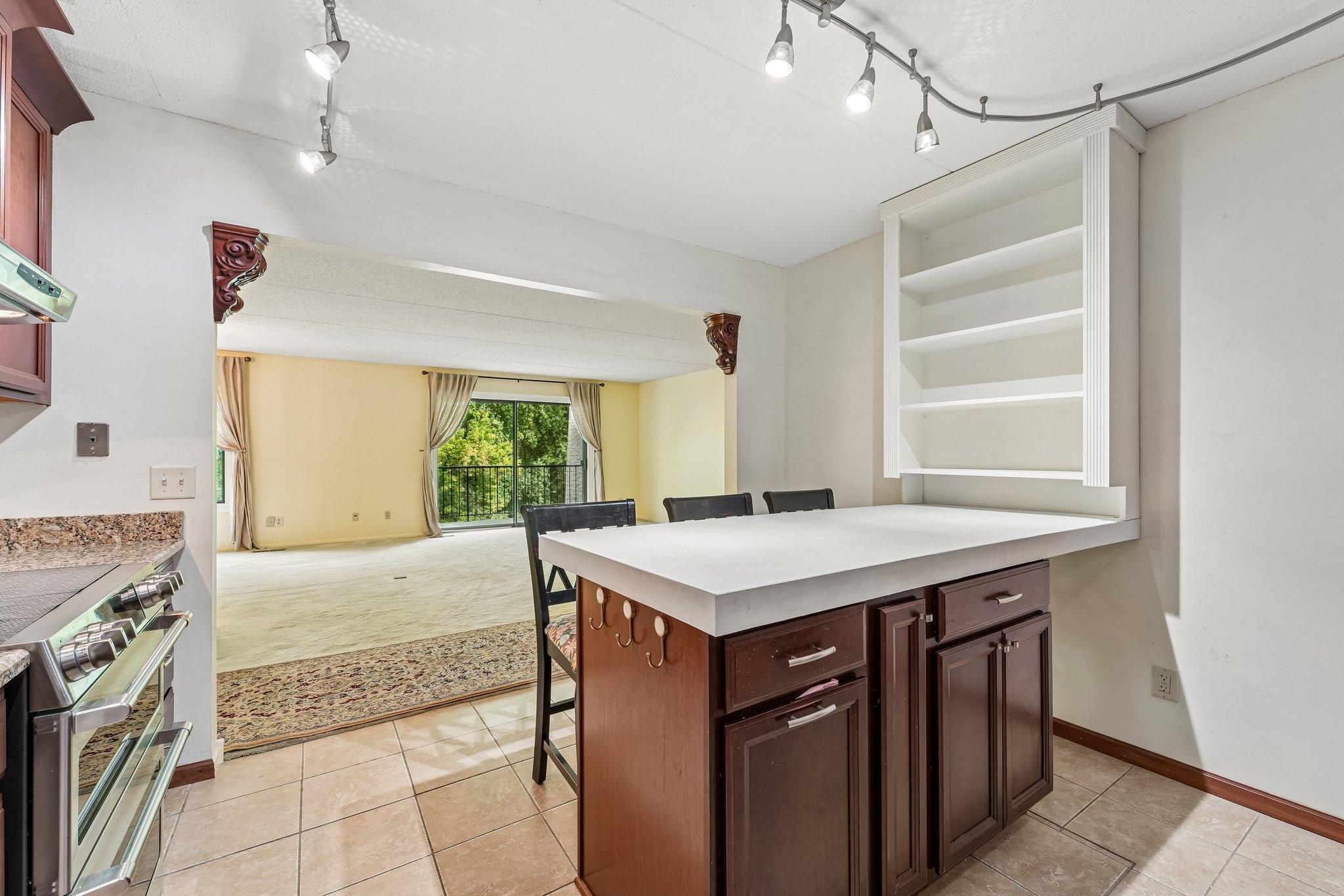 2445 Londin Lane E 202