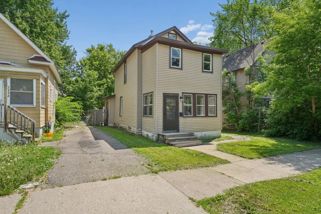 Photo of 2328 Sheridan Avenue N, Minneapolis, MN 55411 (MLS # 7082364)