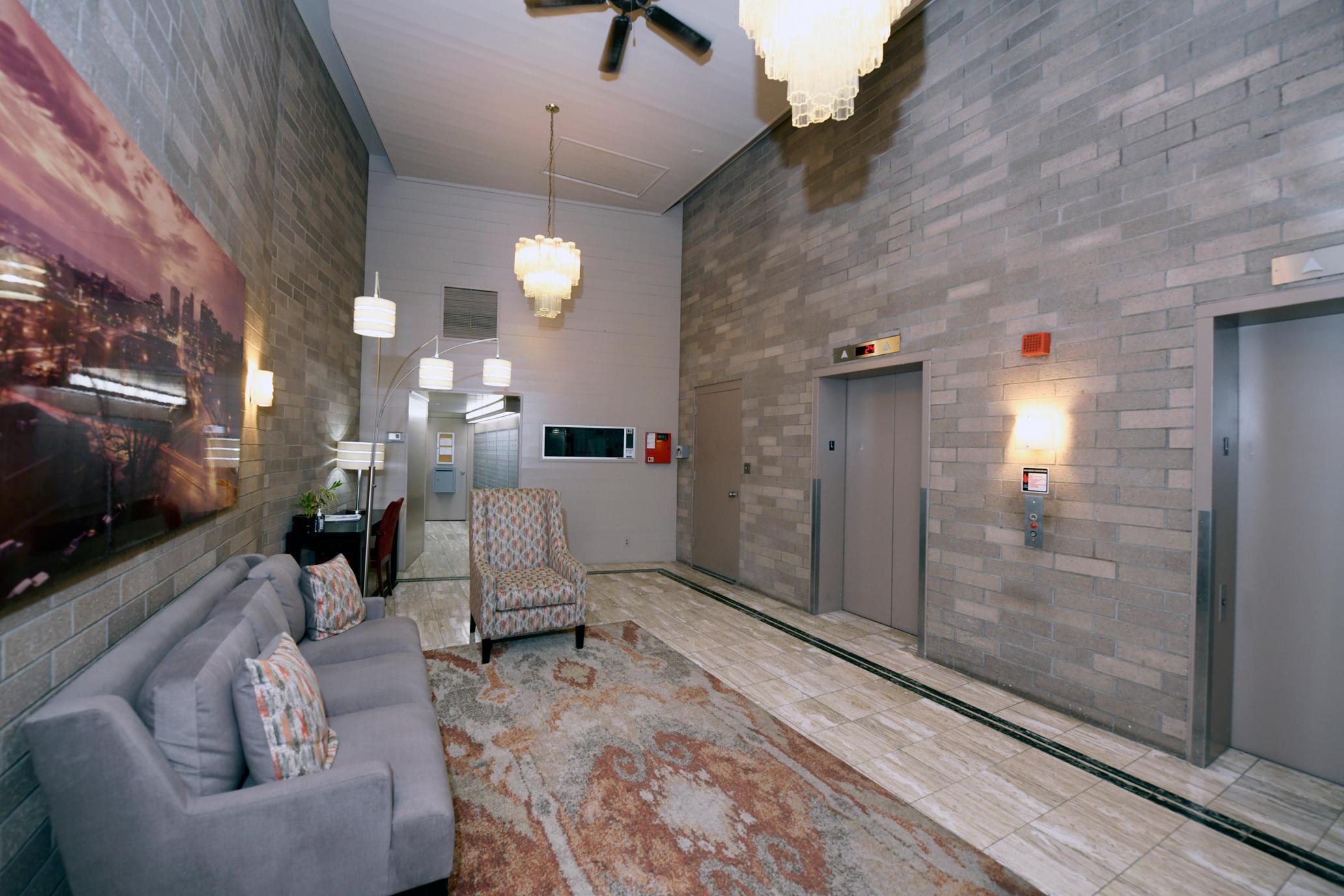 66 9th Street E 1210