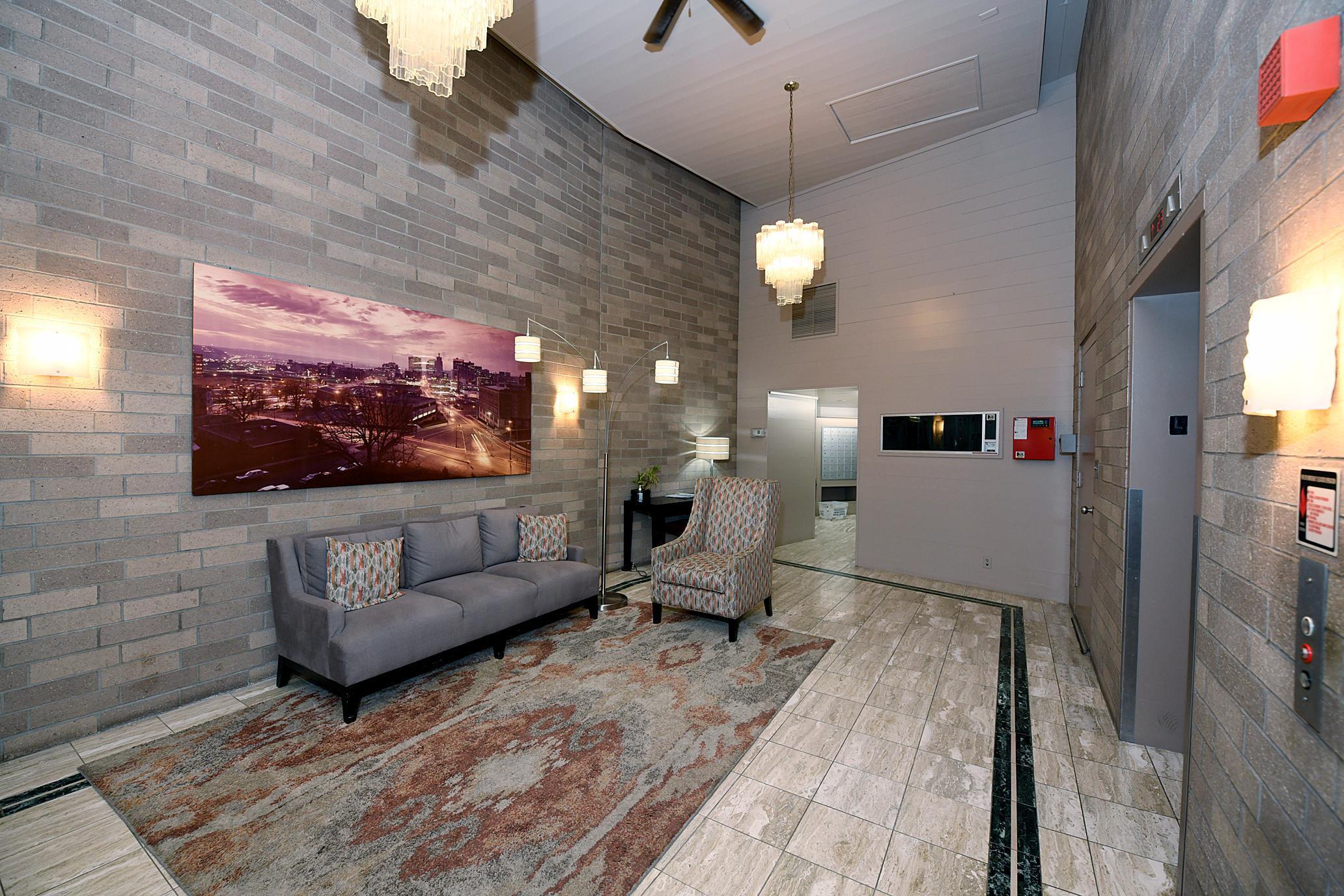 66 9th Street E 1210