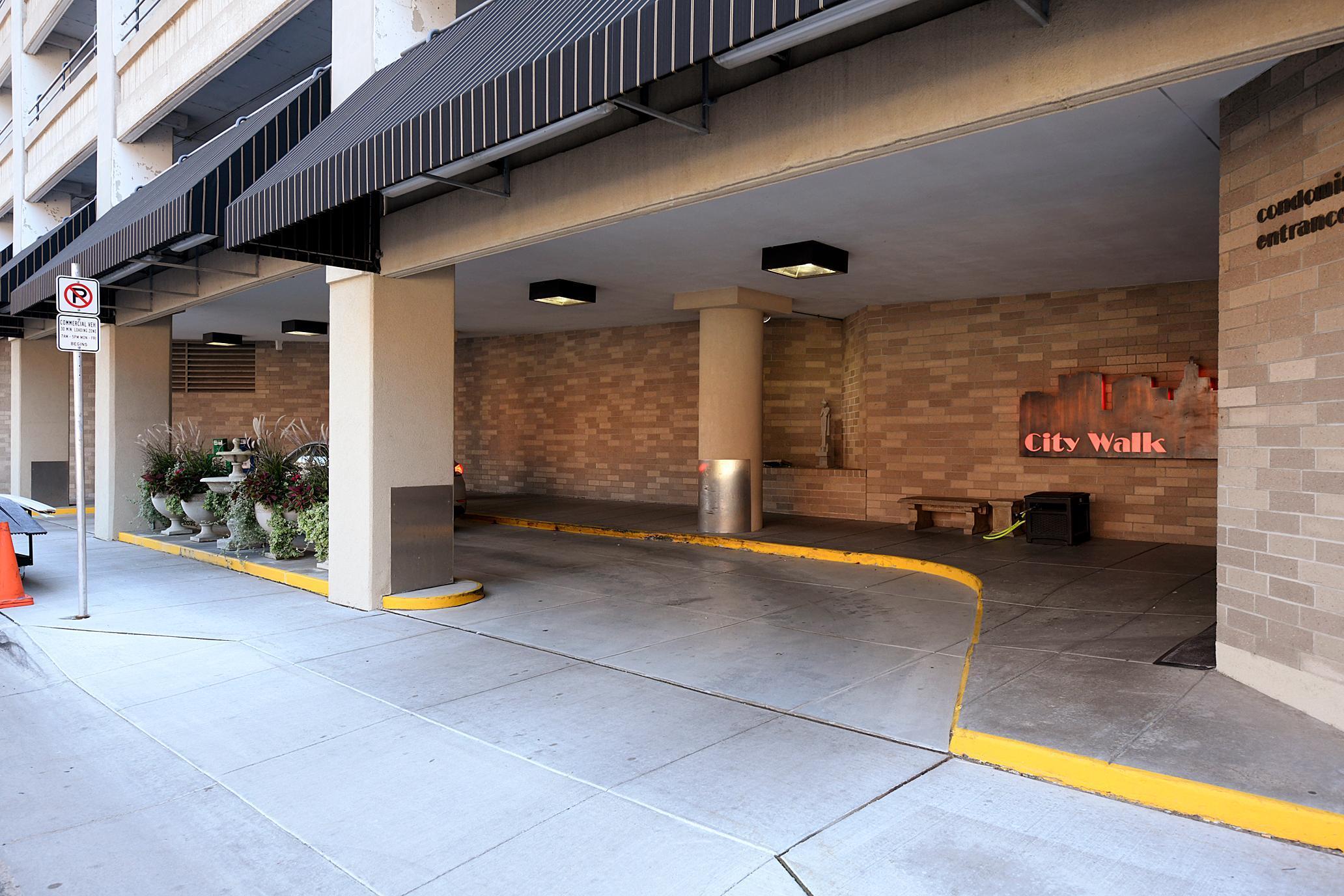 66 9th Street E 1210