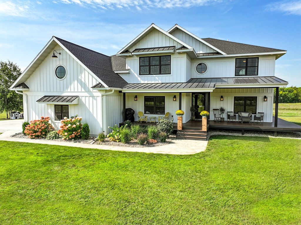 Photo of 606 Venture Lane NE, Alexandria, MN 56308 (MLS # 7032670)