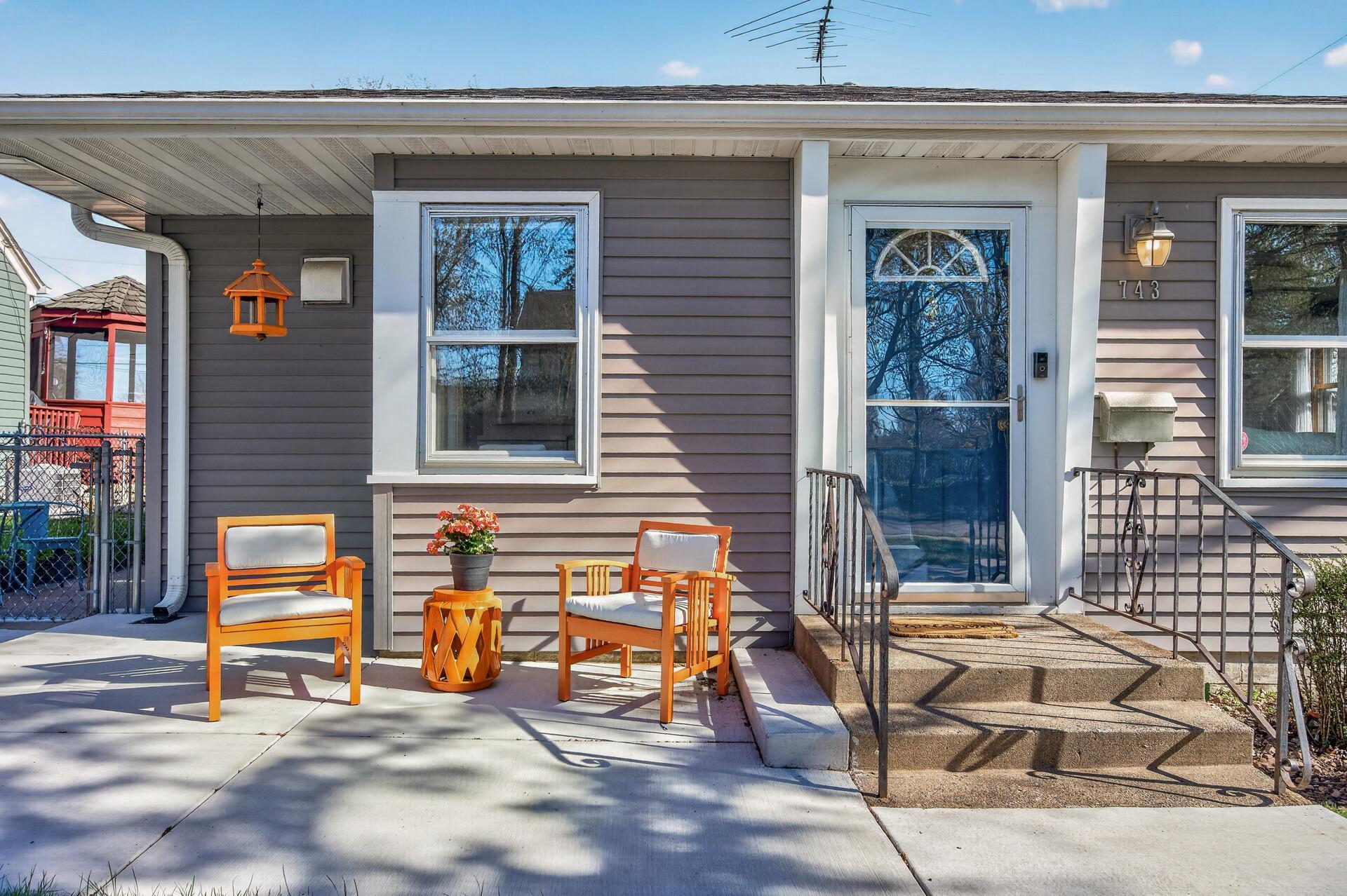 743 Nebraska Avenue W