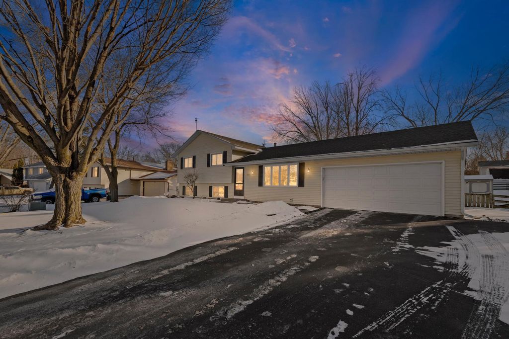 Photo of 13713 James Avenue S, Burnsville, MN 55337 (MLS # 7009665)