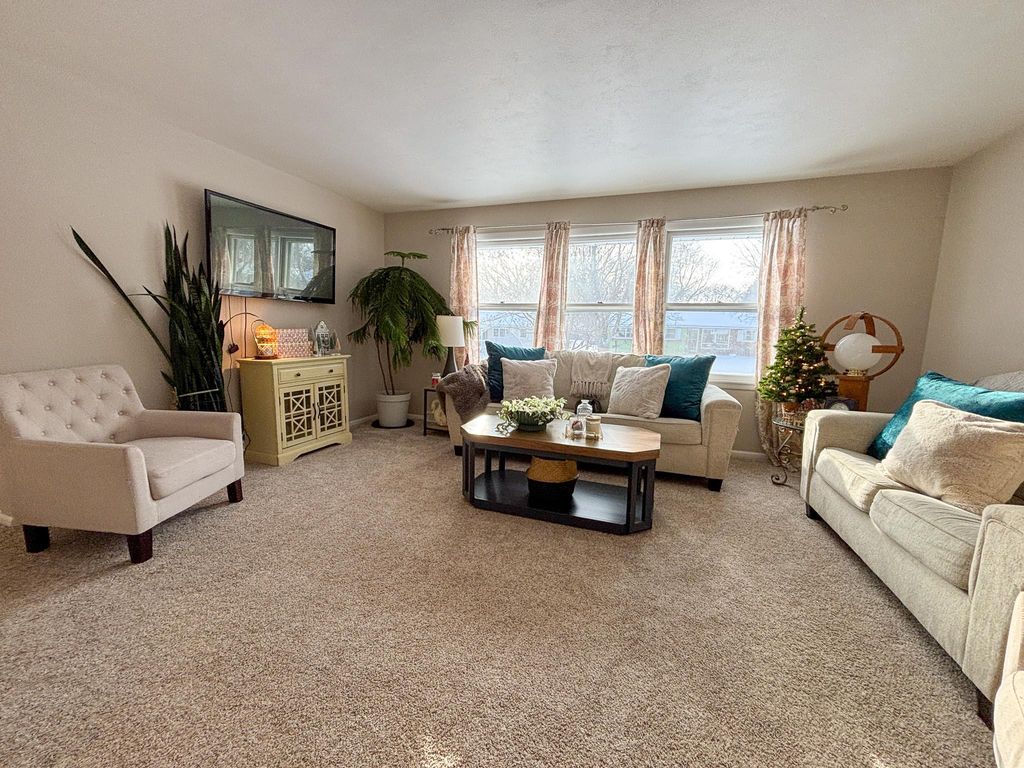 Photo of 13 N Court Street, Morris, MN 56267 (MLS # 7000470)