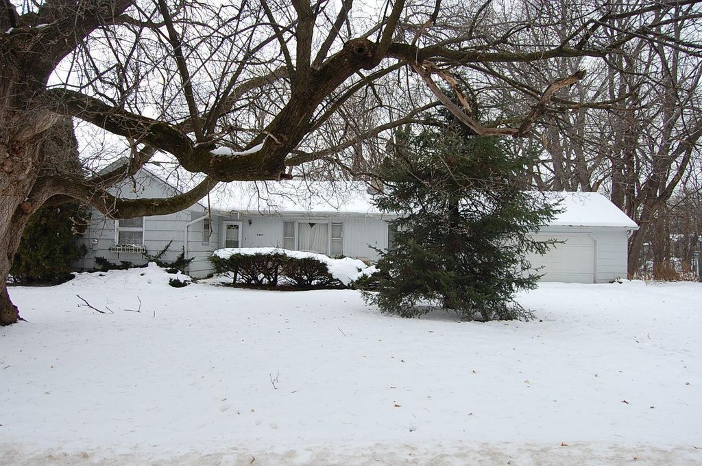 Photo of 3537 Flag Avenue N, New Hope, MN 55427 (MLS # 7001062)