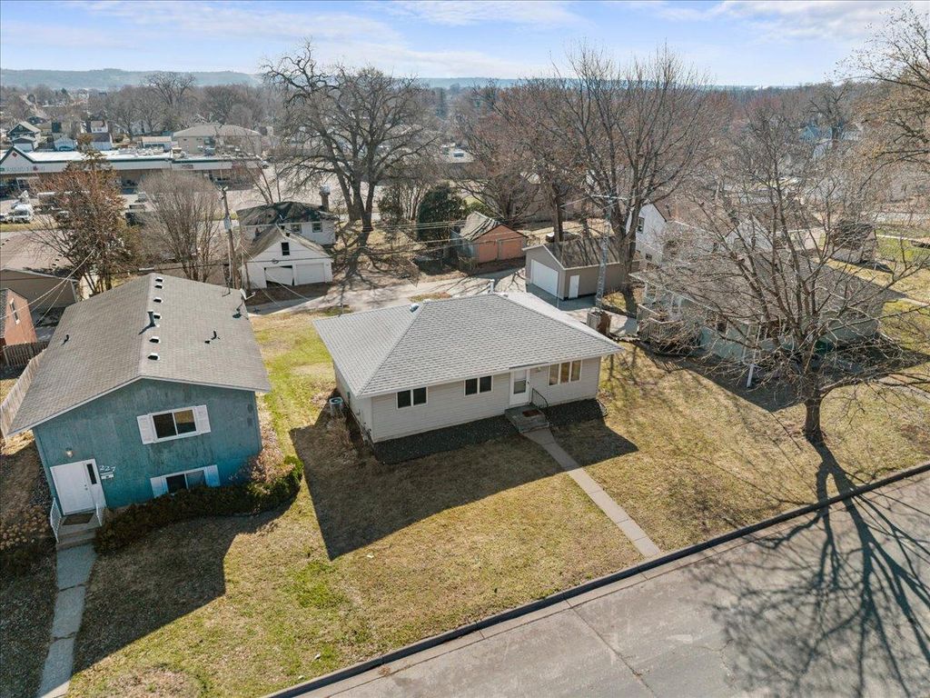 Photo of 235 14th Avenue S, South Saint Paul, MN 55075 (MLS # 7052669)