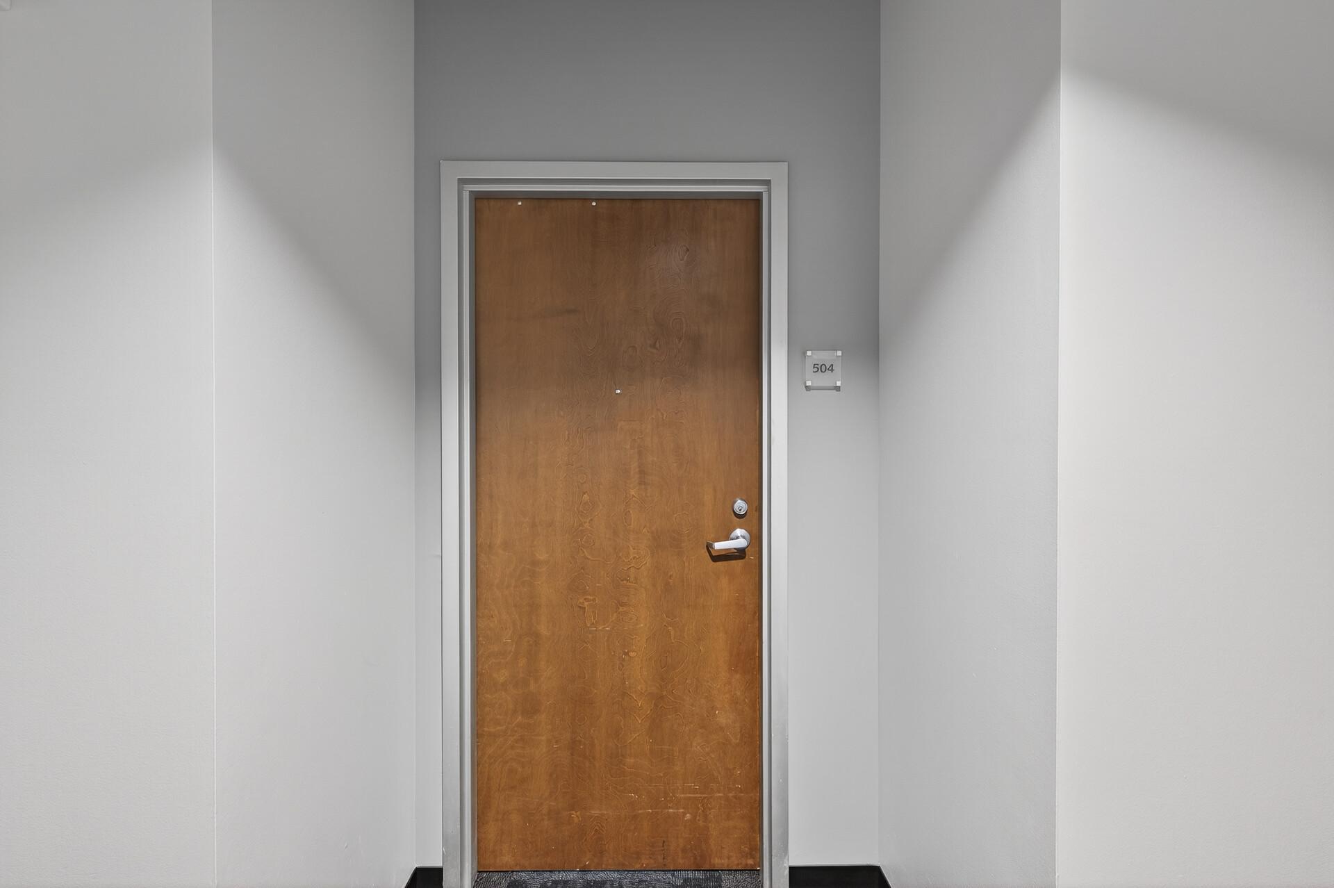 350 Saint Peter Street 504