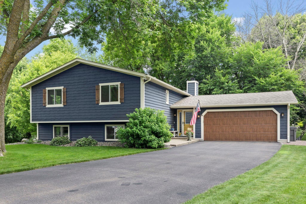Photo of 7023 Park View Lane, Eden Prairie, MN 55346 (MLS # 7107075)