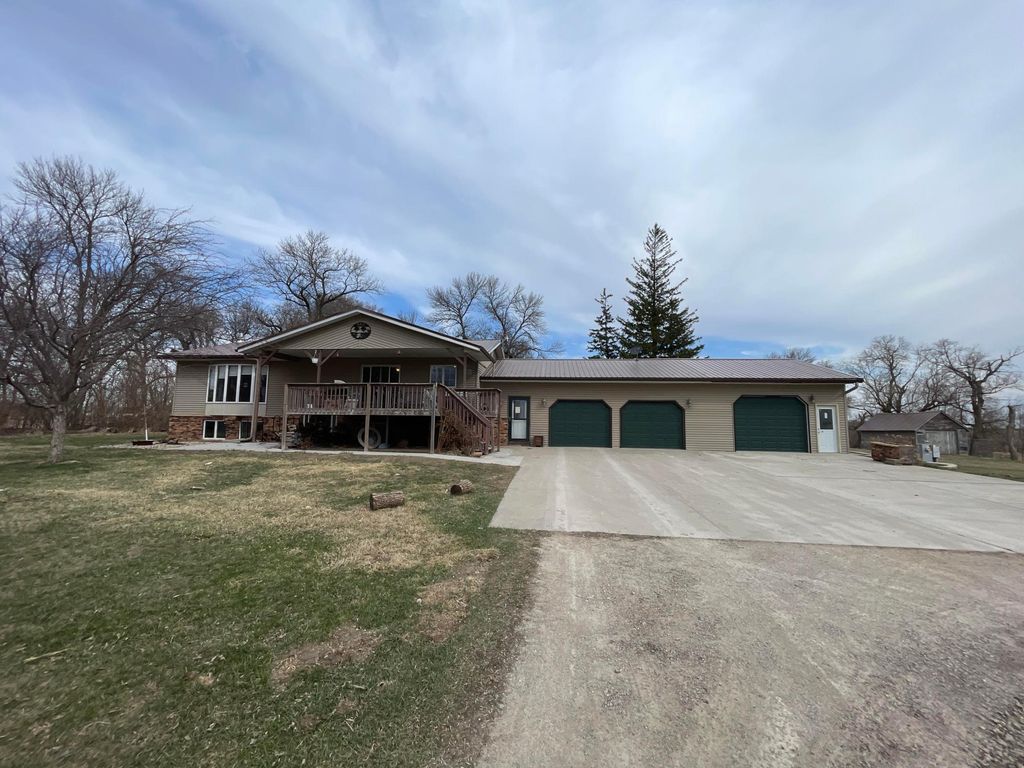 Photo of 57782 740th Street, Jackson, MN 56143 (MLS # 7050006)