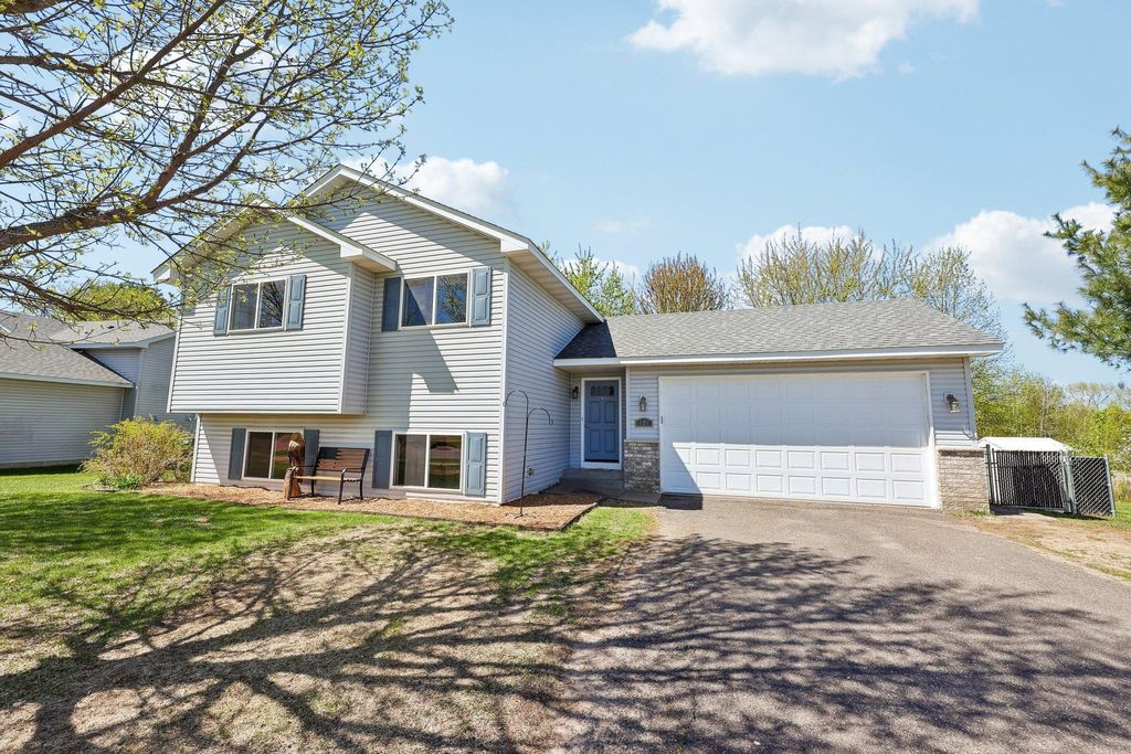 Photo of 721 Horseshoe Lane, Braham, MN 55006 (MLS # 7063012)